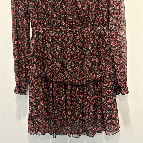 Sadie and Sage mini black dress w/red rose print and ruffles size M gently worn - Picture 2 of 9